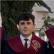 Me defino como amable, trabajador y con un buen trato con el cliente, desde el respeto y la educación. 
Mis clases van dirigidas tanto para niños como para adolescentes. Estos últimos les puedo ayudar en la ESO, Bachillerato y la preparación para selectiv